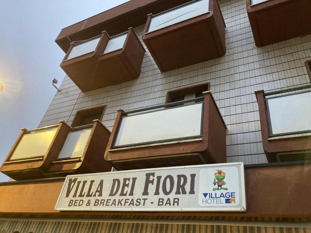 Hotel Villa Dei Fiori Bellaria-Igea Marina Bagian luar foto