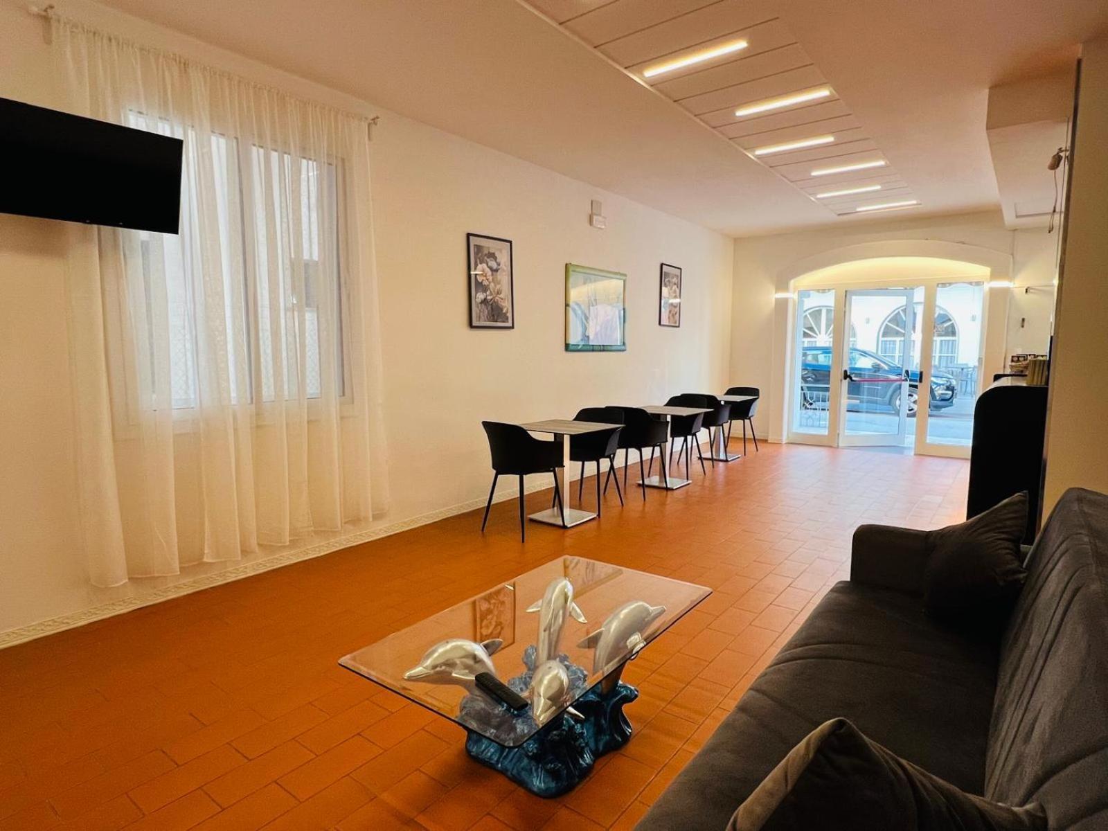 Hotel Villa Dei Fiori Bellaria-Igea Marina Bagian luar foto