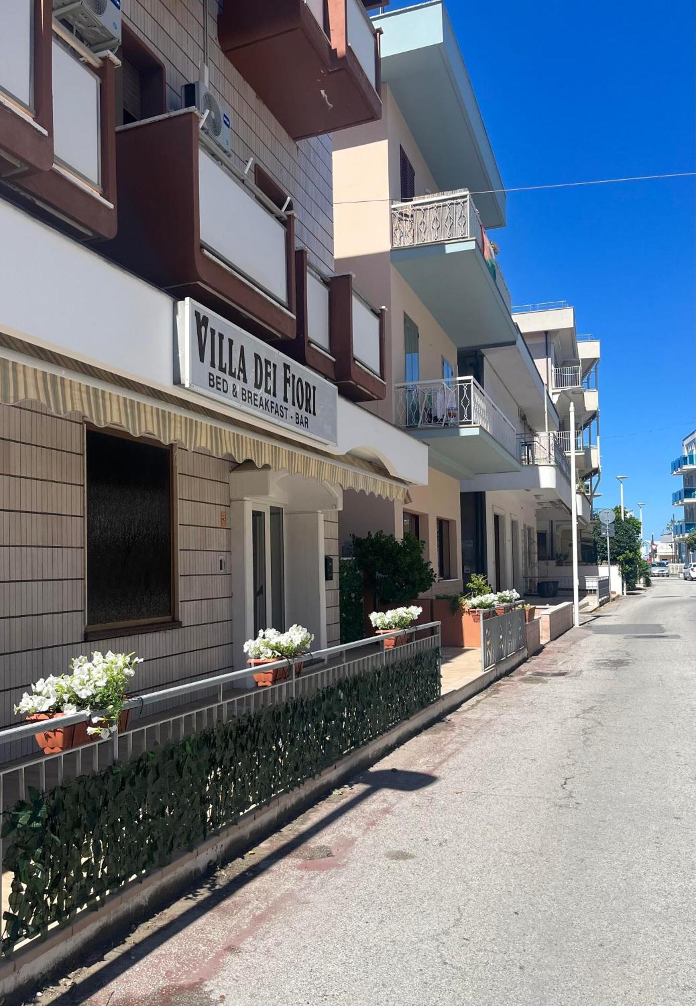 Hotel Villa Dei Fiori Bellaria-Igea Marina Bagian luar foto