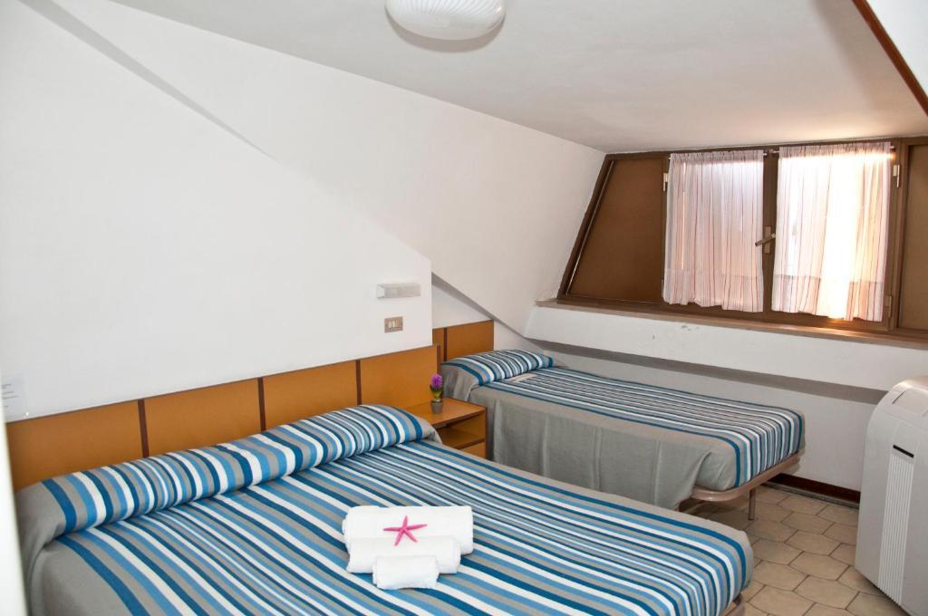 Hotel Villa Dei Fiori Bellaria-Igea Marina Bagian luar foto